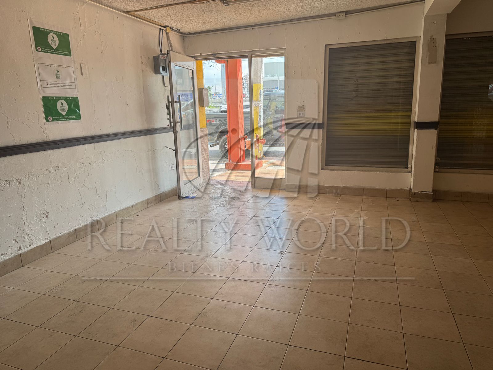 Edificio de Oficinas en Venta en Av Romulo Garza
