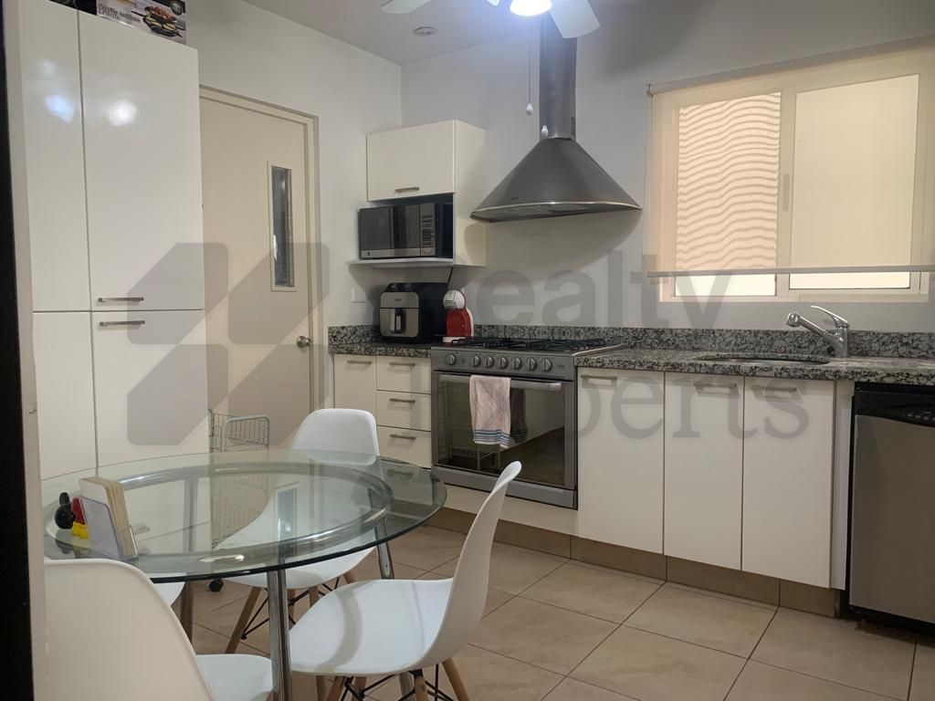 Casa en Renta en Cumbres Providencia