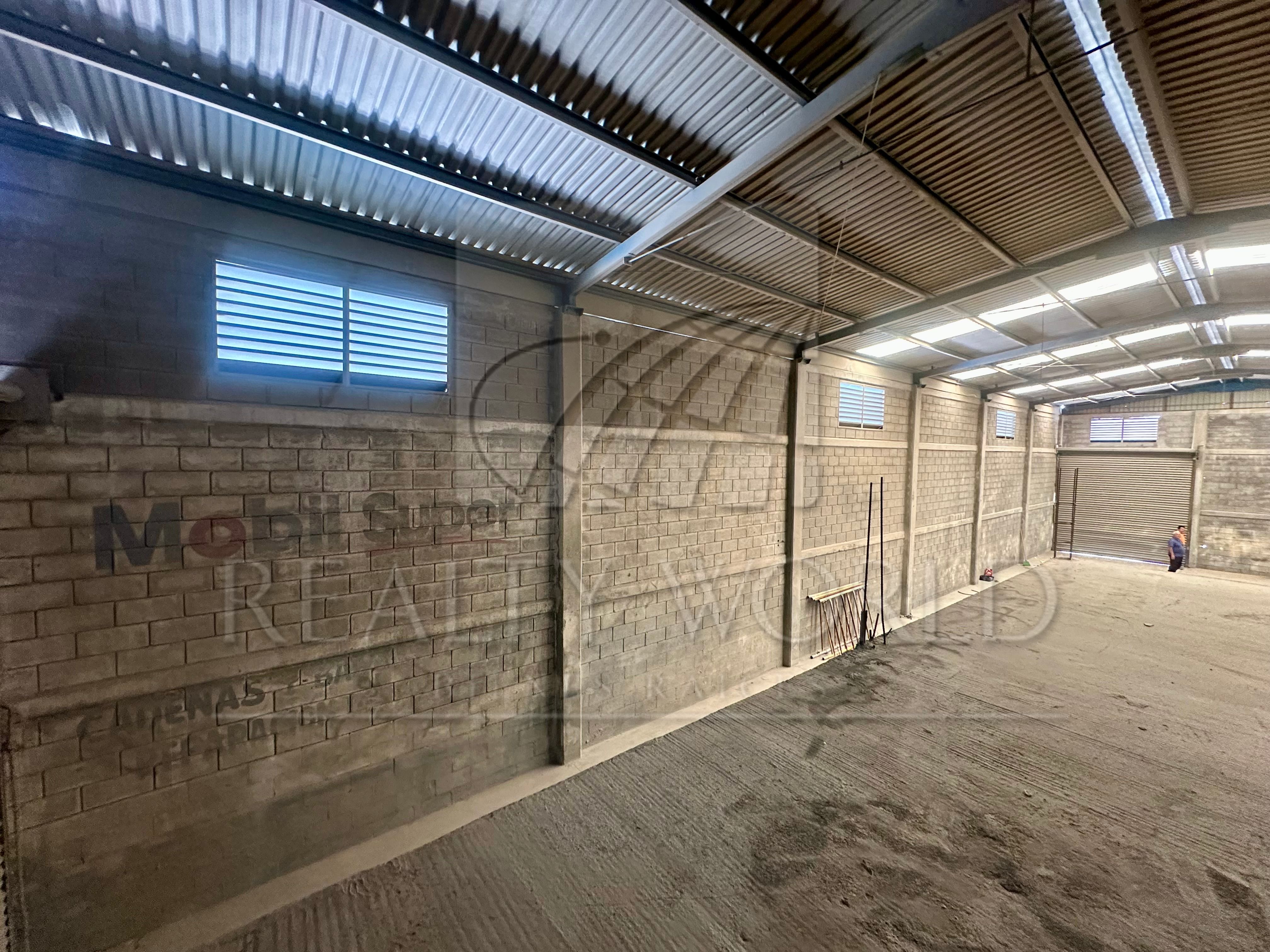 Bodega en Renta en Carretera Monterrey Colombia