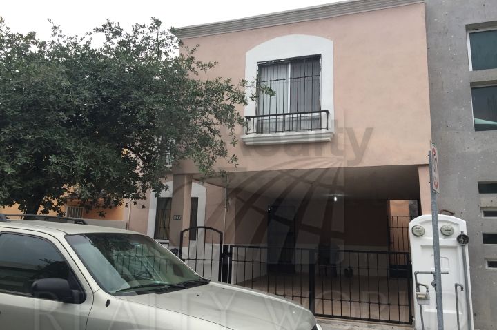 Casa en Renta en Jacarandas Sector 1