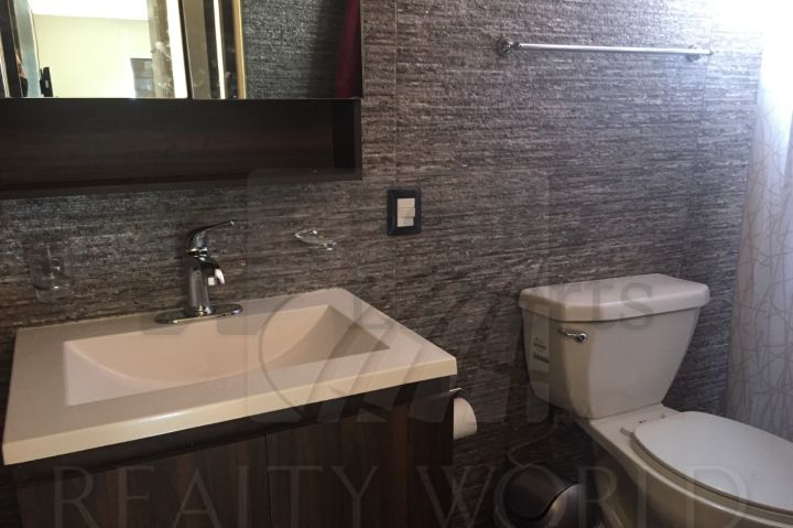 Casa en Venta en Mitras Poniente