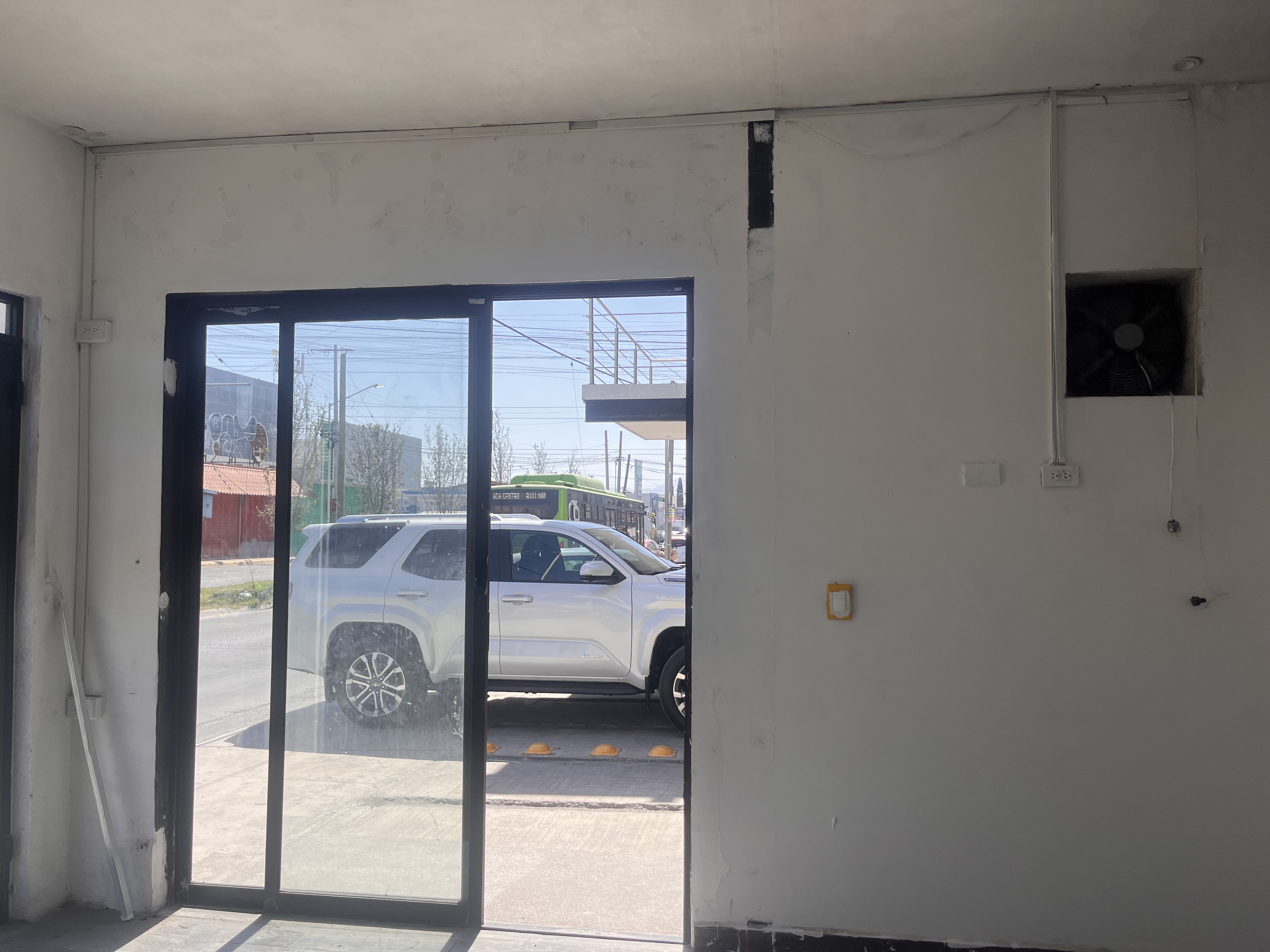 Local en Renta en Av Palmas