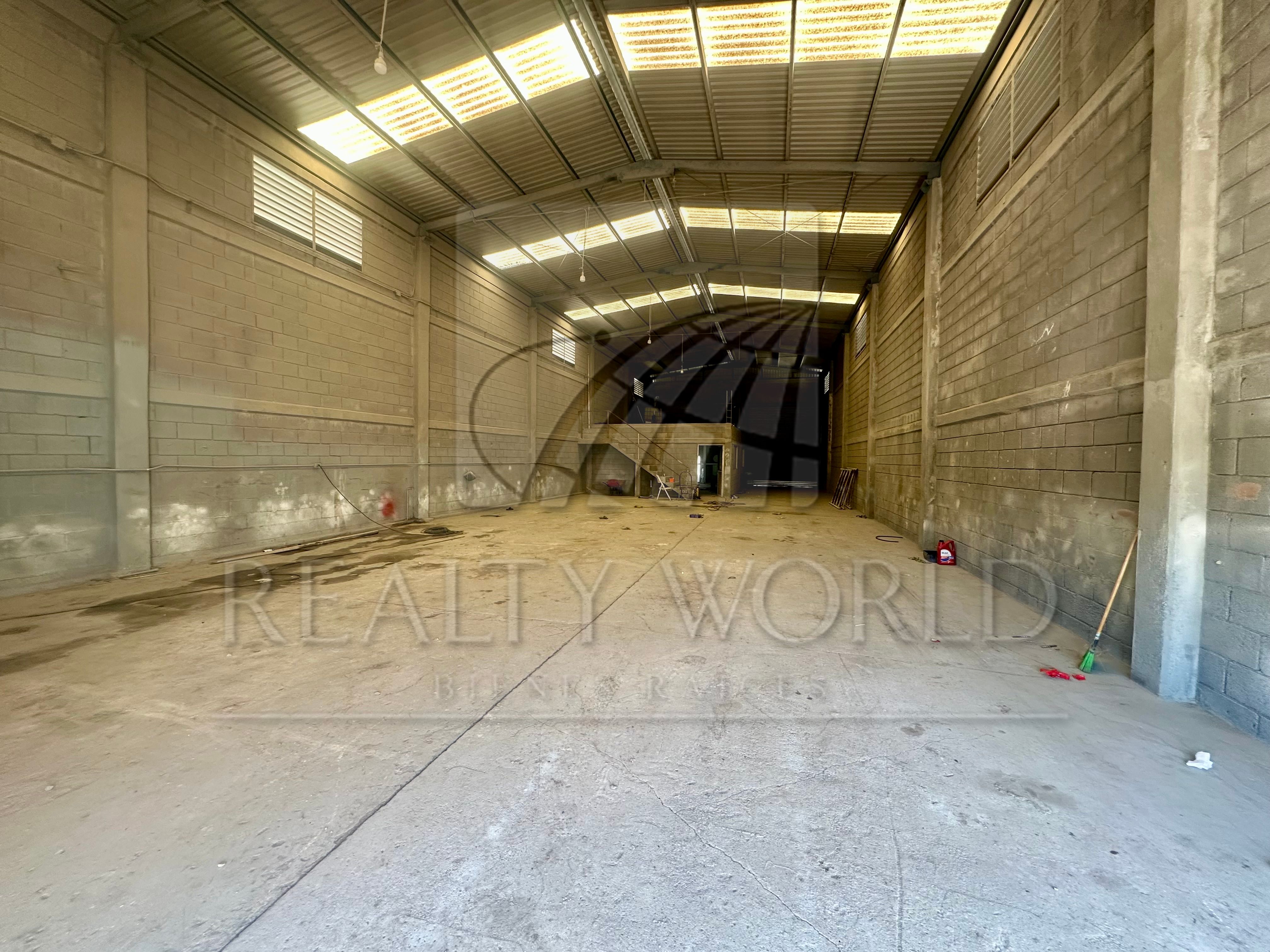 Bodega en Renta en Carretera Monterrey Colombia