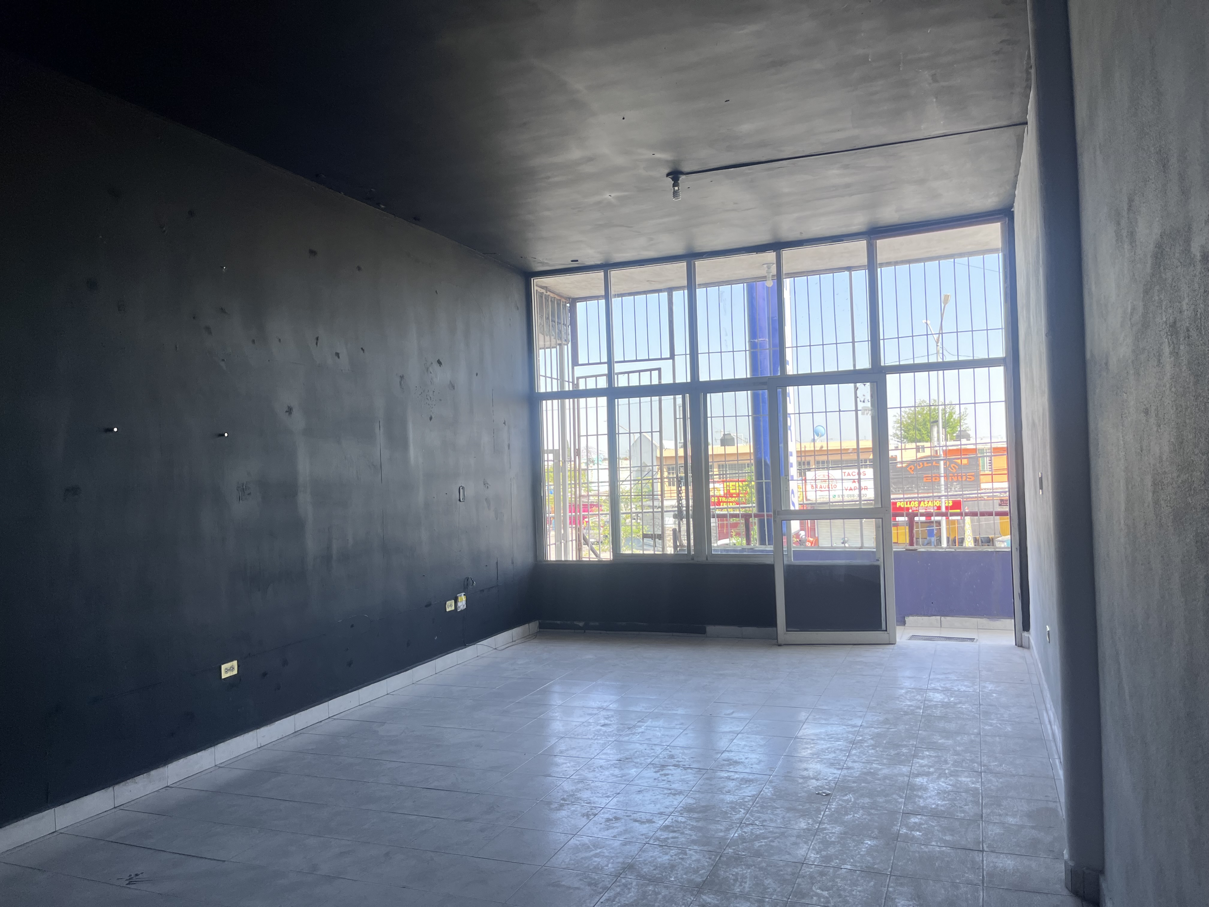 Local en Renta en Ébanos II