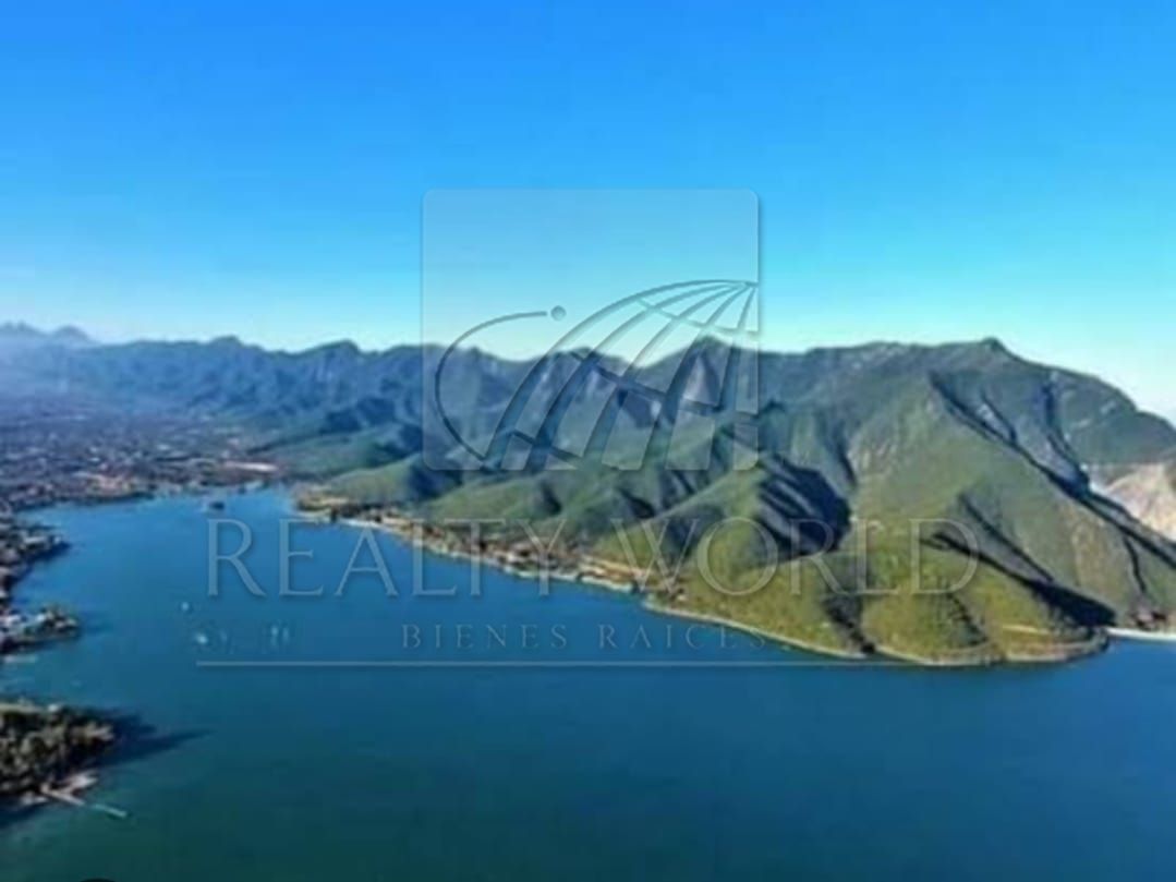 Terreno en Venta en Cumbres de Santiago