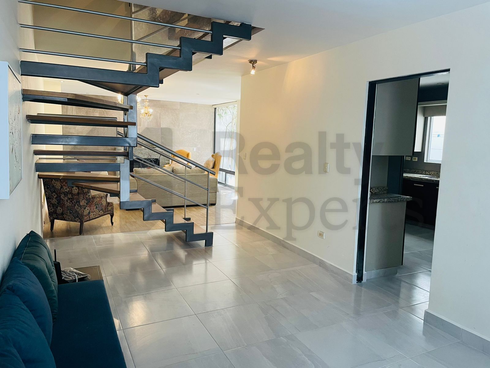 Casa en Renta en Cumbres Providencia