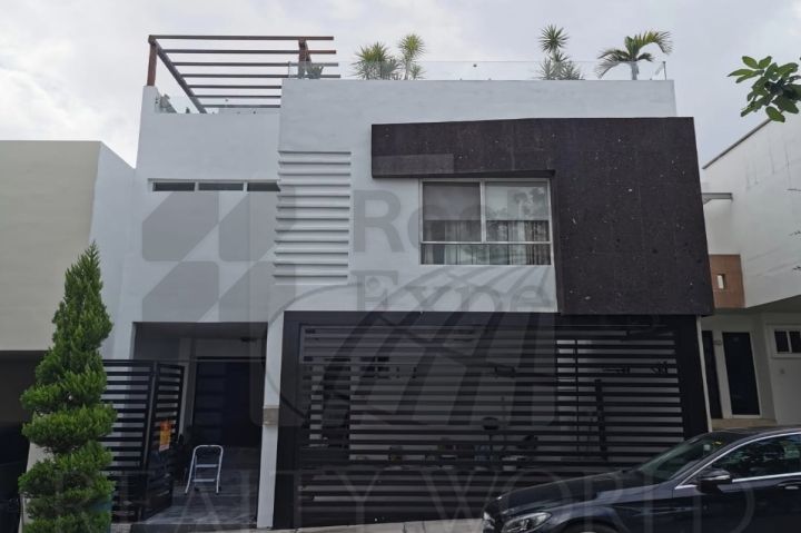 Casa en Renta en Cumbres Providencia