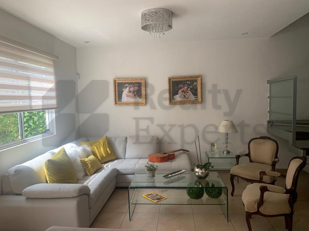 Casa en Renta en Cumbres Providencia