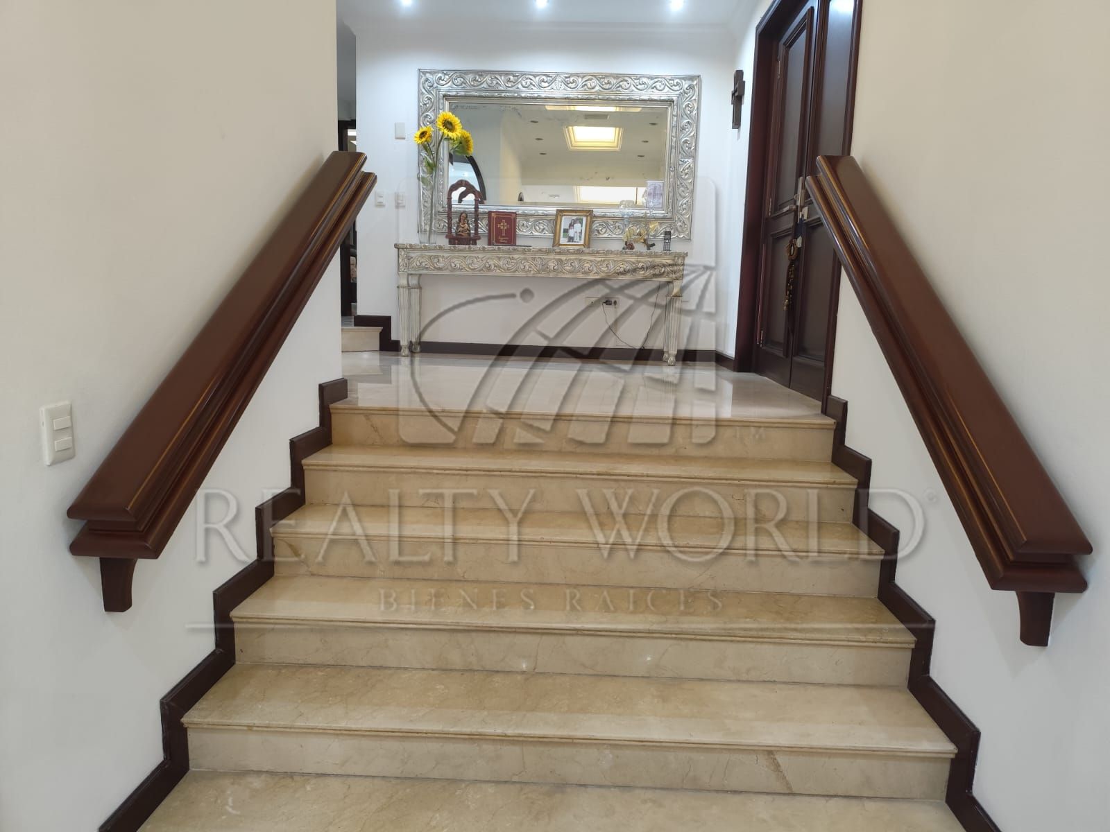 Casa en Venta en Cumbres 6to Sector 