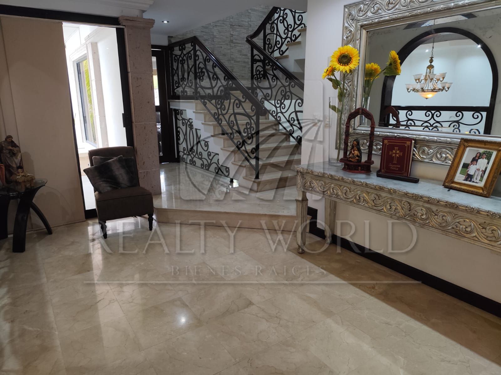Casa en Venta en Cumbres 6to Sector 