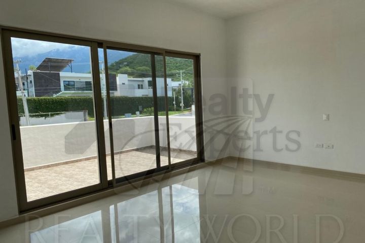 Casa en Renta en Montealbán Residencial