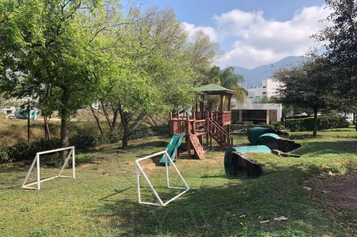 Casa en Renta en Montealbán Residencial