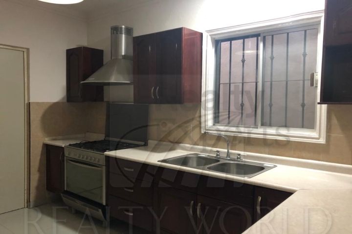 Casa en Venta en Cumbres Oro Sector Regency