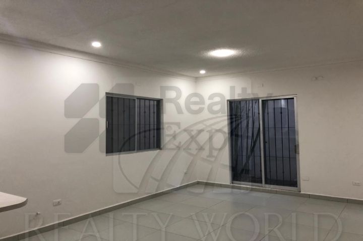 Casa en Venta en Cumbres Oro Sector Regency