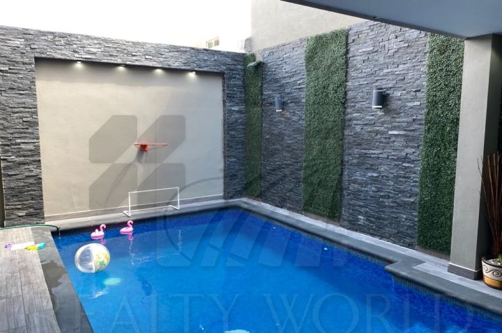Casa en Venta en Jardines de Anáhuac