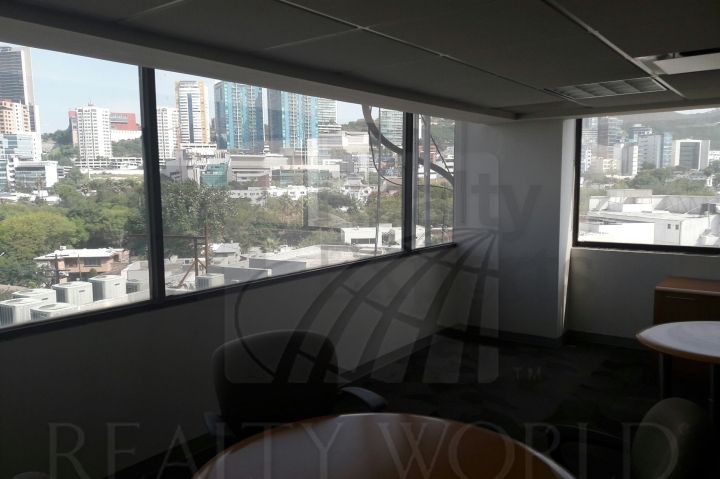 Oficina en Renta en Residencial San Agustín 2 Sector