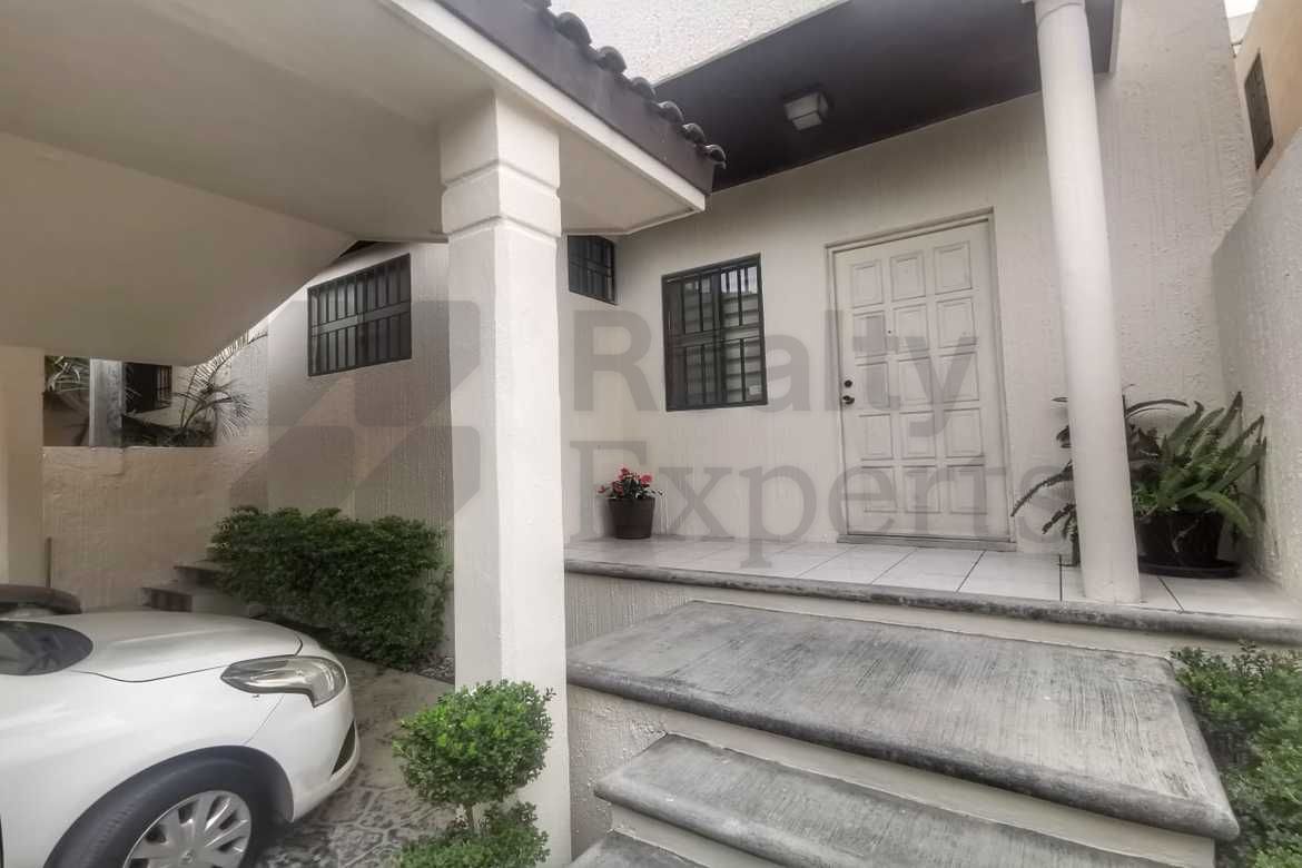 Casa en Venta en Bosques de las Cumbres