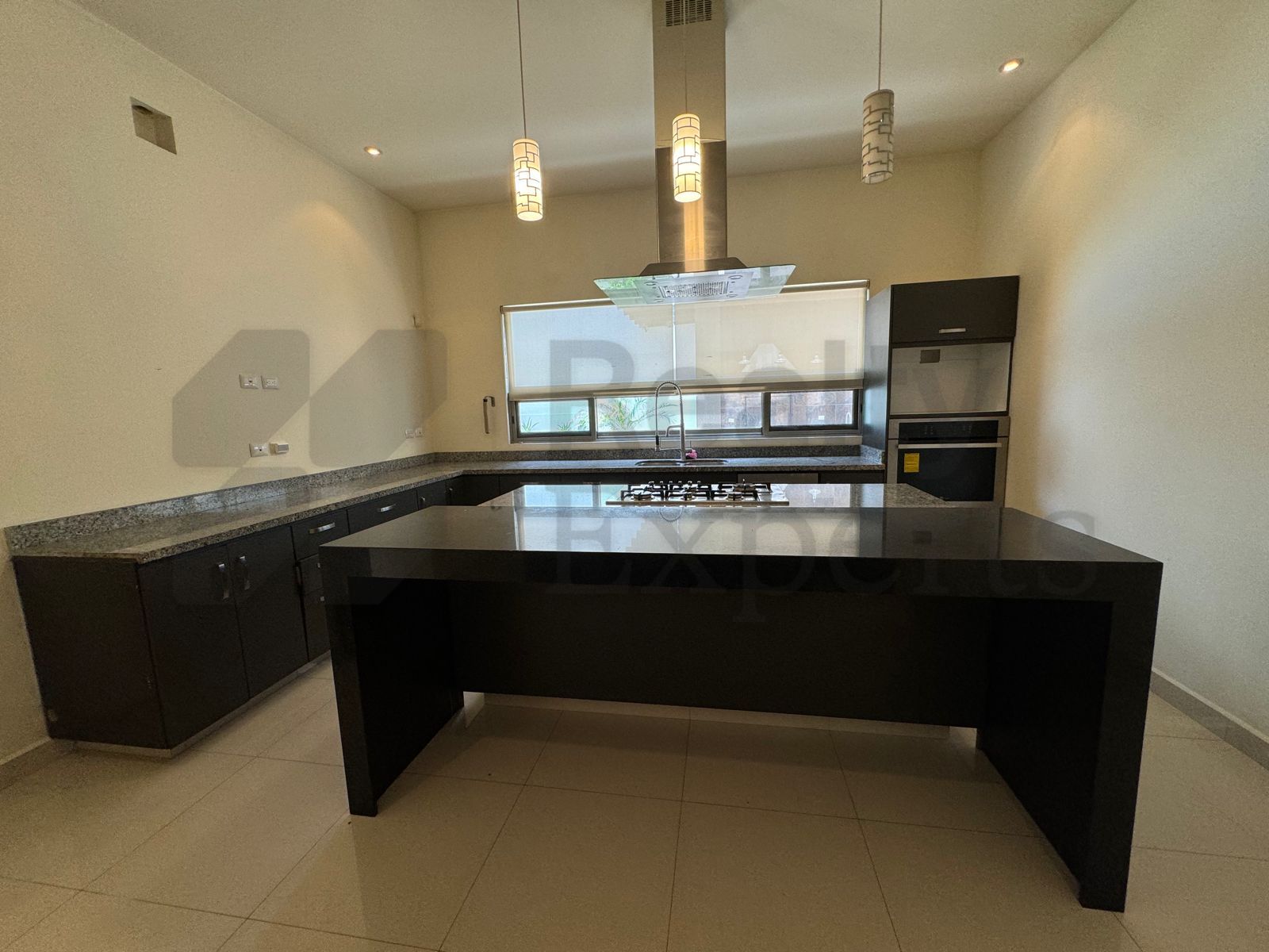 Casa en Renta en Montealbán Residencial