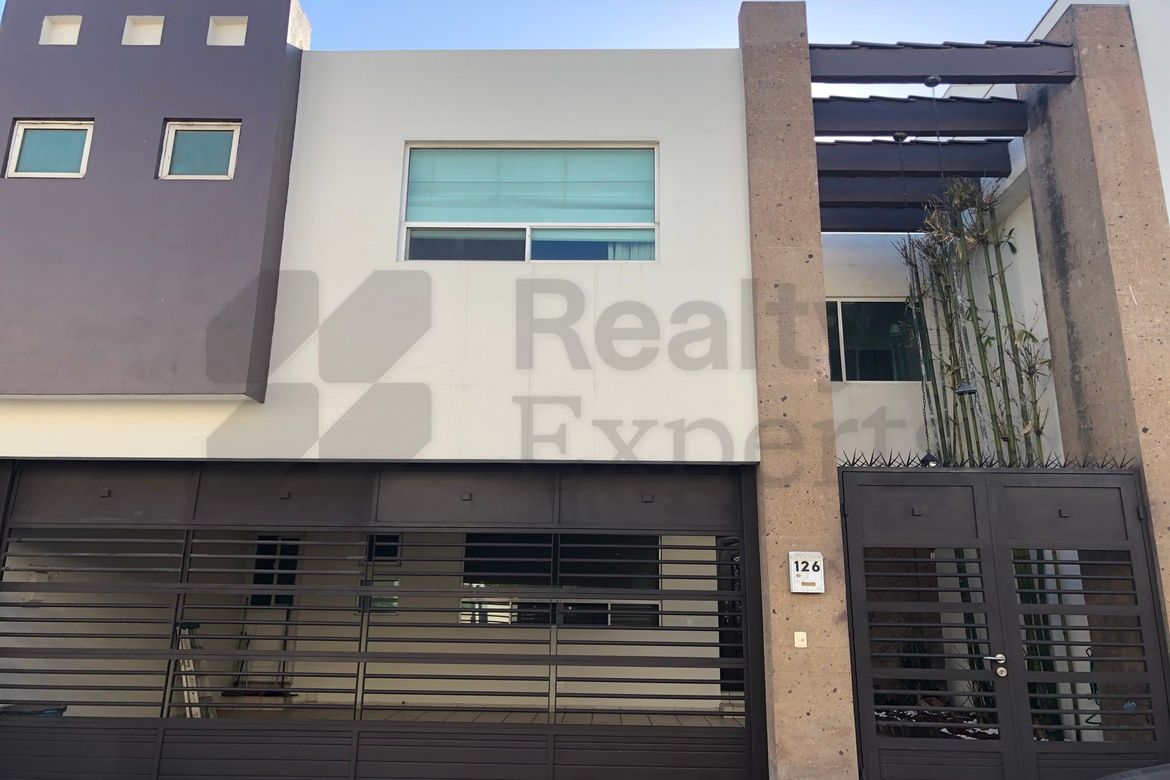 Casa en Renta en Cumbres Elite