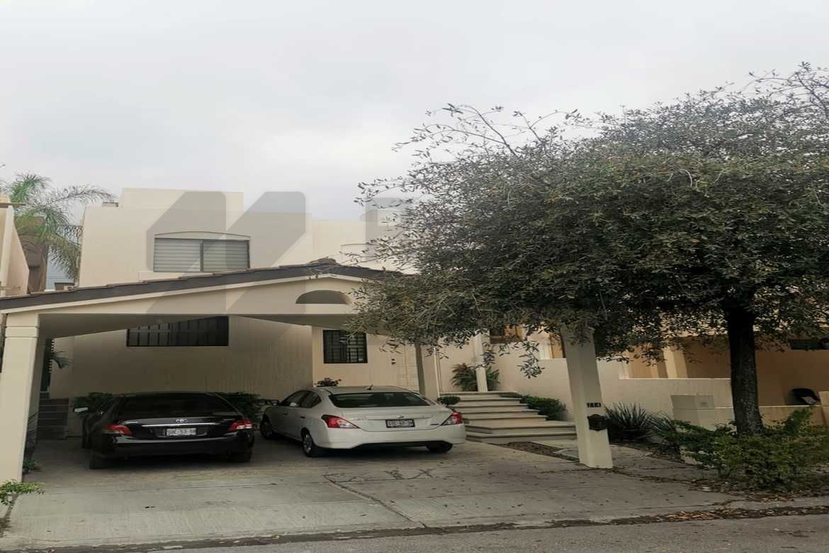 Casa en Venta en Bosques de las Cumbres