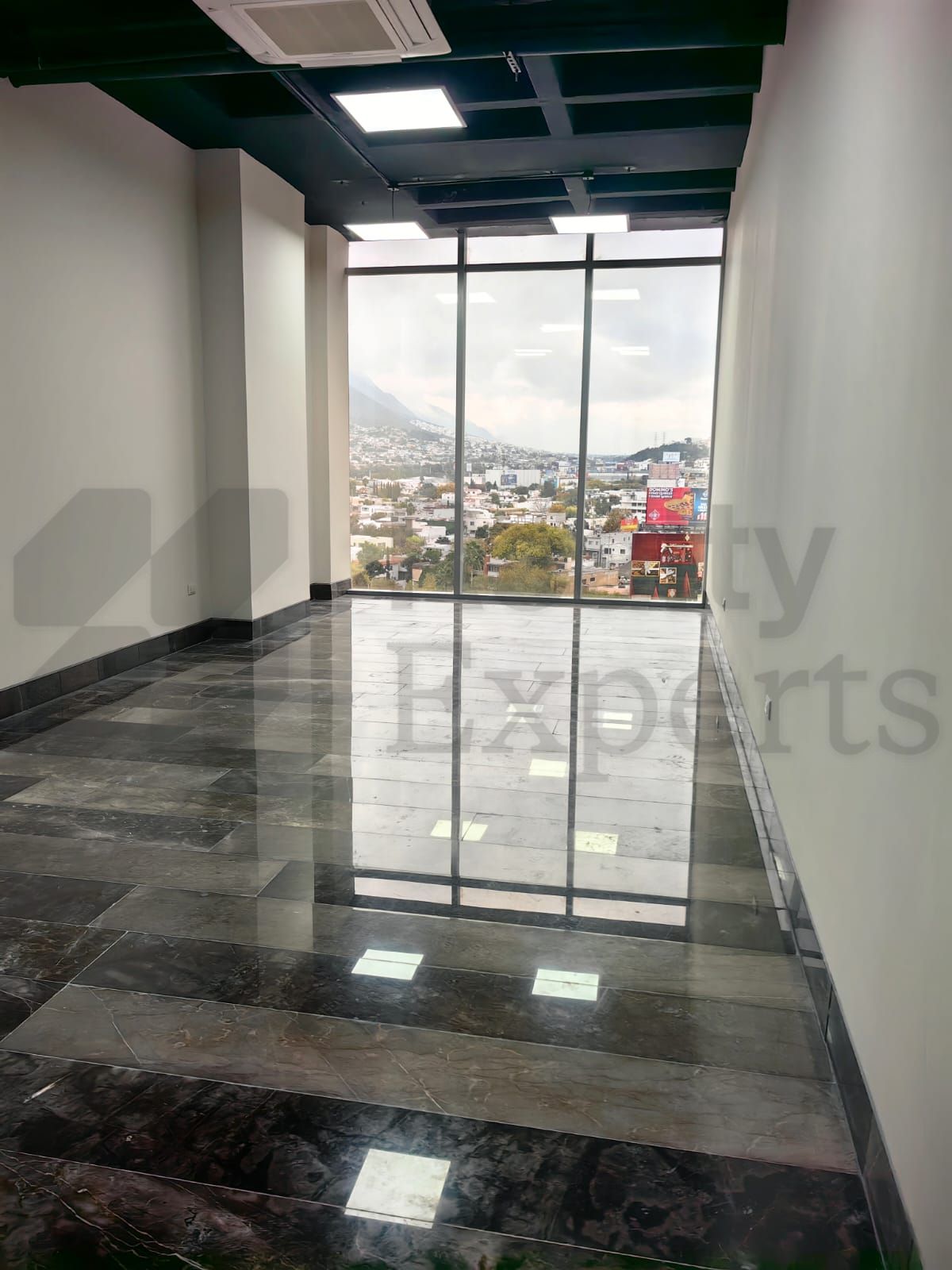 Oficina en Renta en Contry