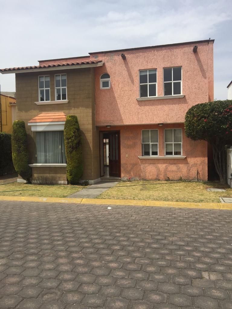 Casa en Renta en San Salvador Tizatlalli