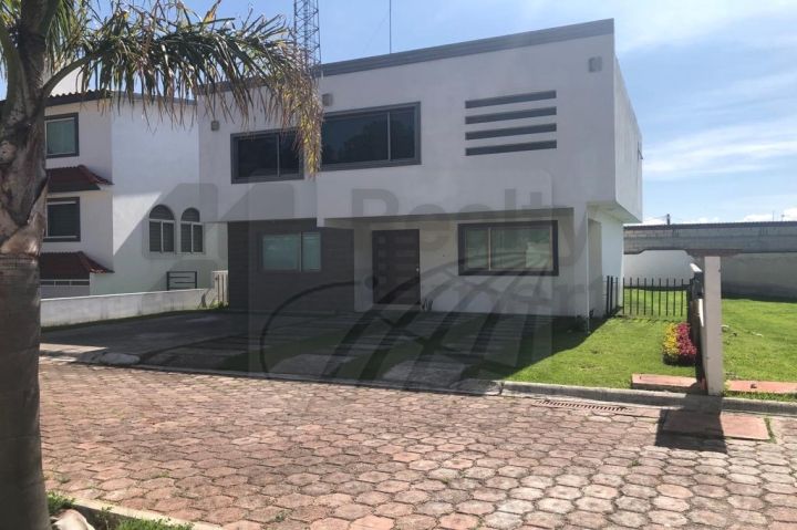 Casa en Renta en Urbano Bonanza
