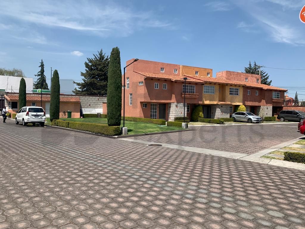 Casa en Renta en San Salvador Tizatlalli