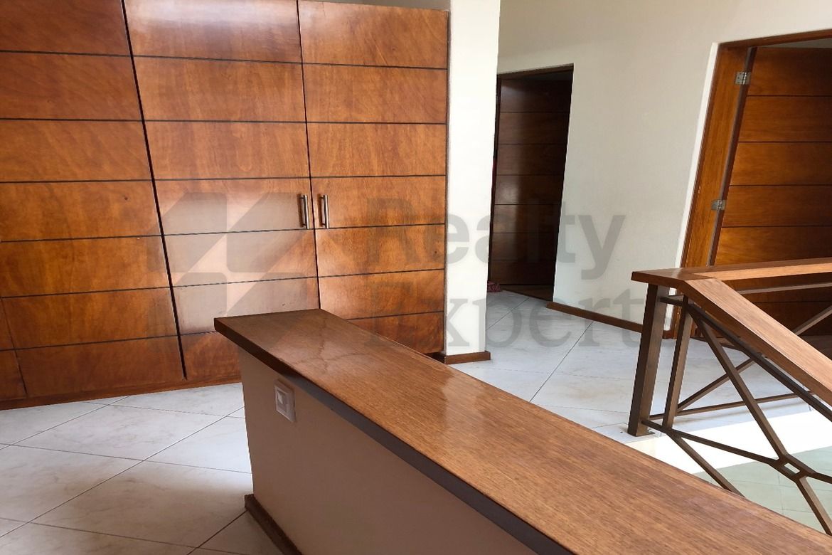 Casa en Renta en Valle de Encinos