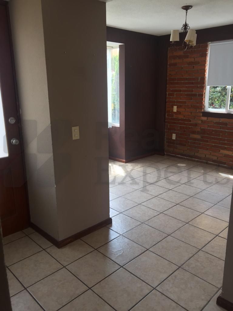 Casa en Renta en San Salvador Tizatlalli