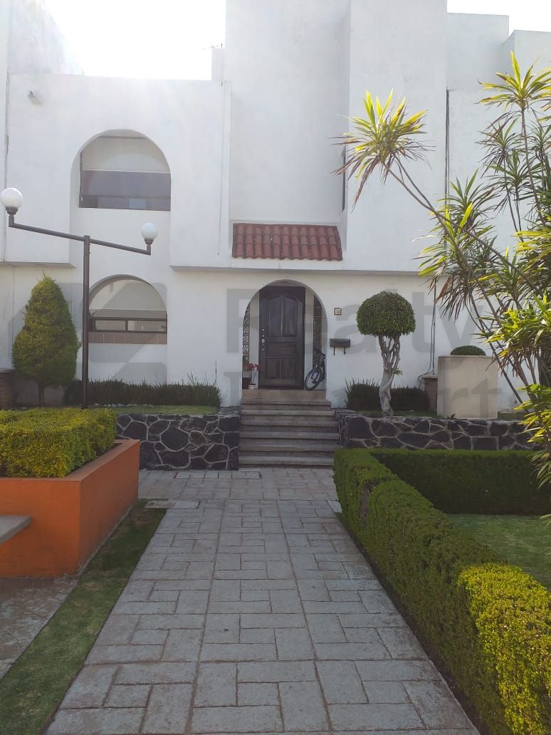 Casa en Renta en Villa de las Lomas