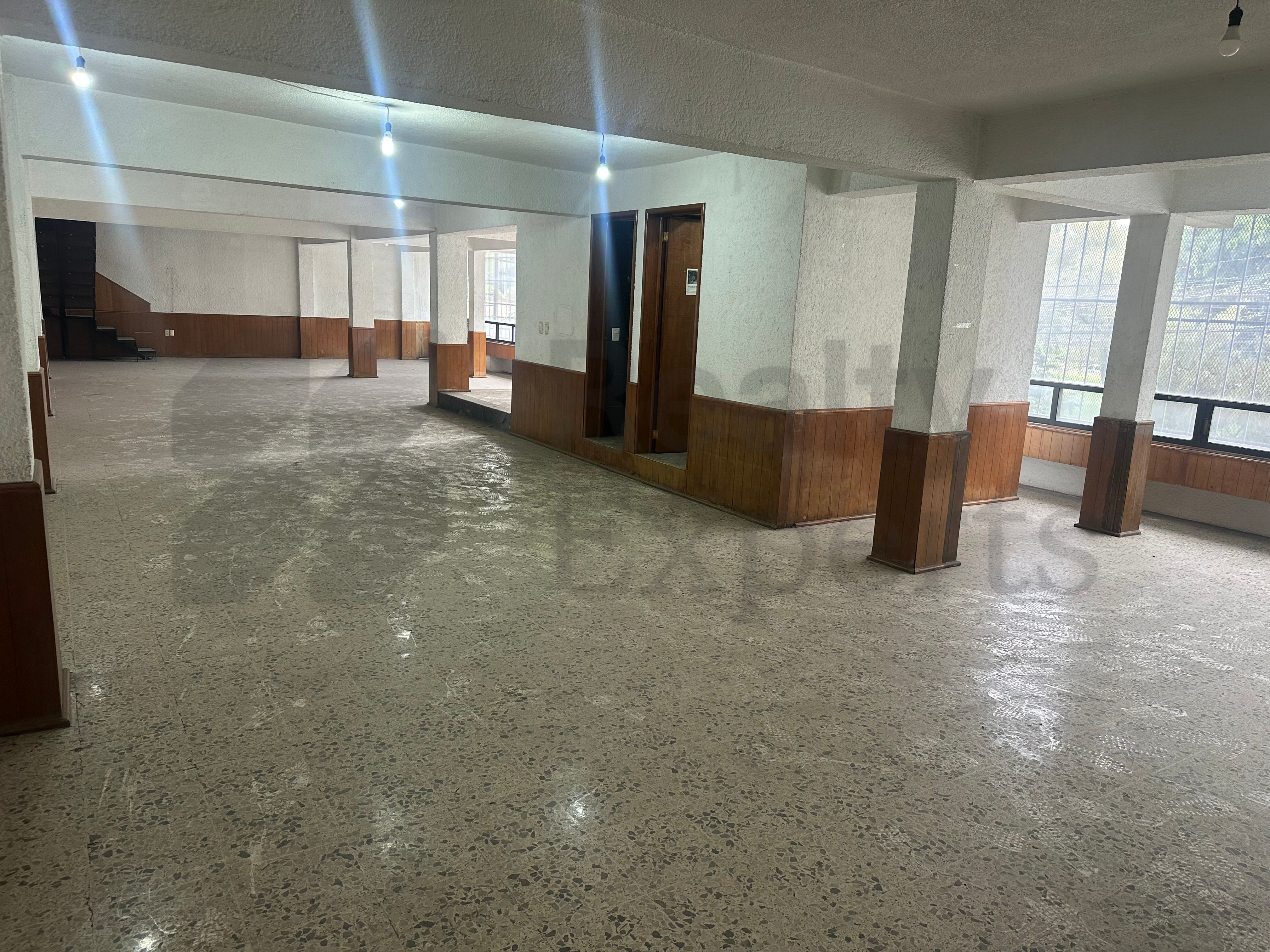 Edificio Mixto en Renta en Pilares