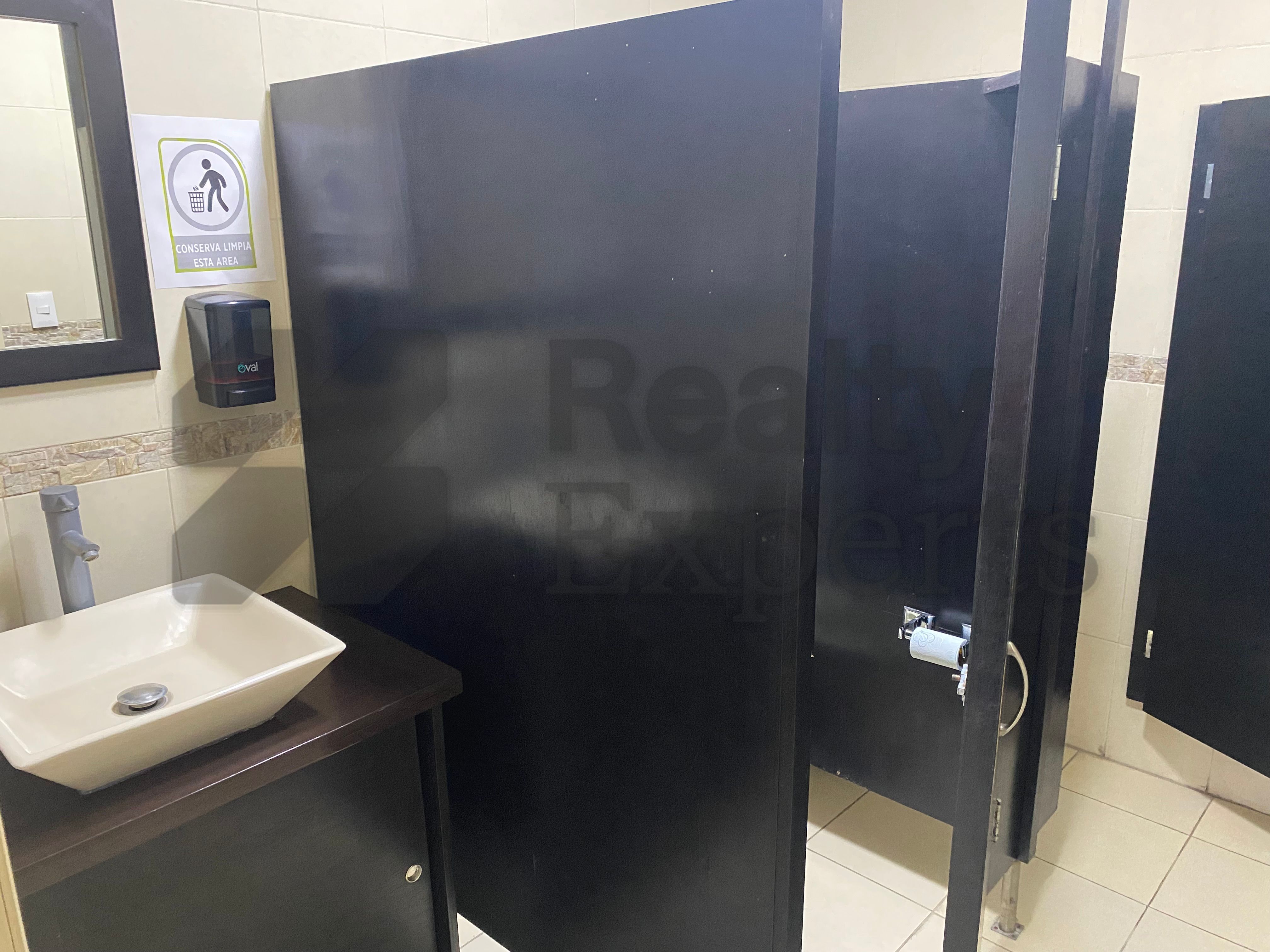 Edificio de Oficinas en Renta en Las Torres