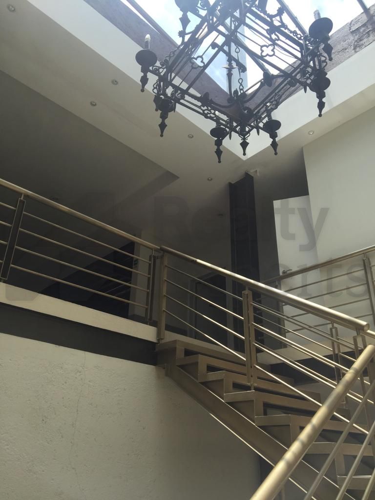 Edificio de Oficinas en Renta en San Salvador Tizatlalli