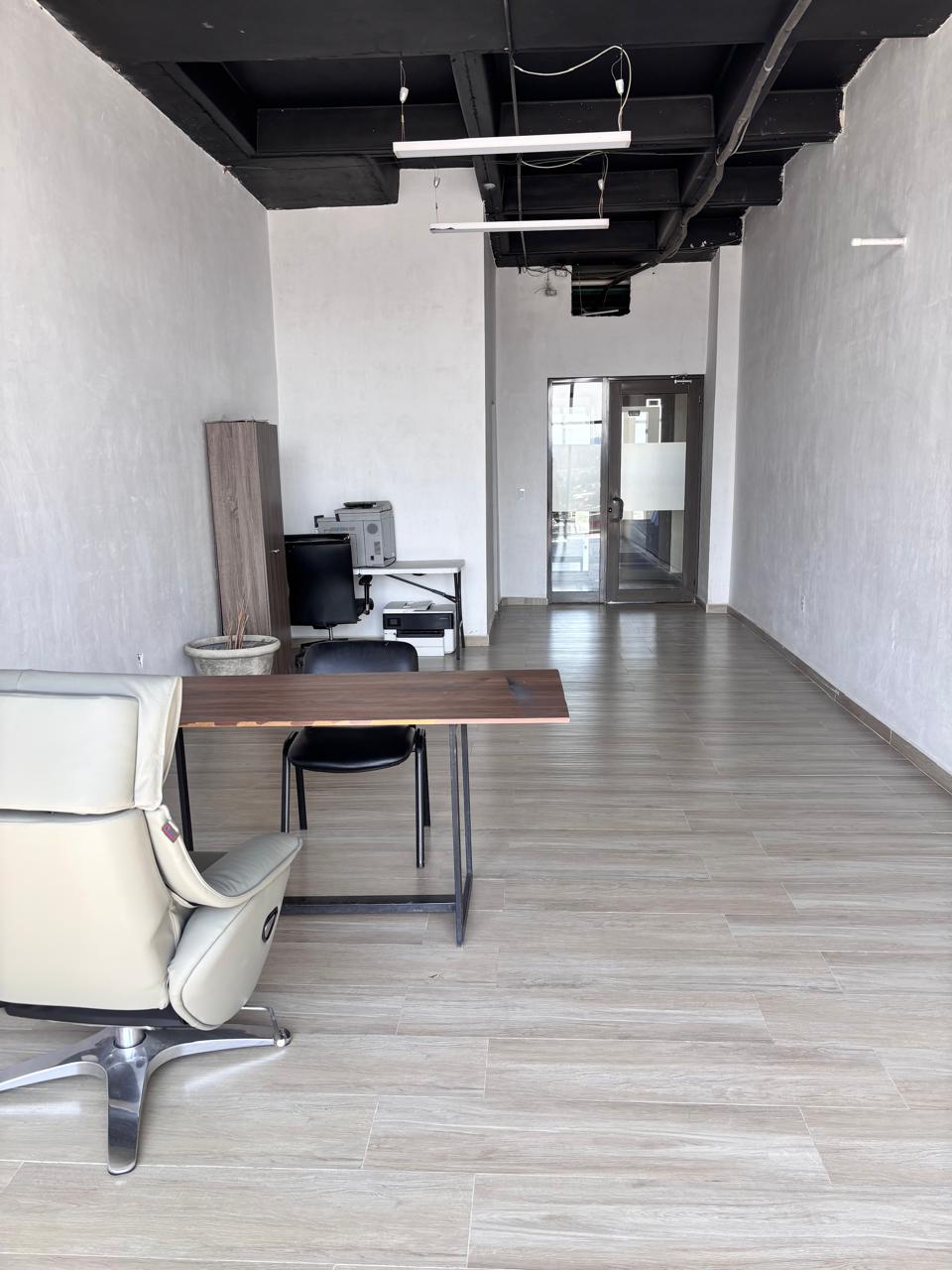 Oficina en Renta en Lagos Continental