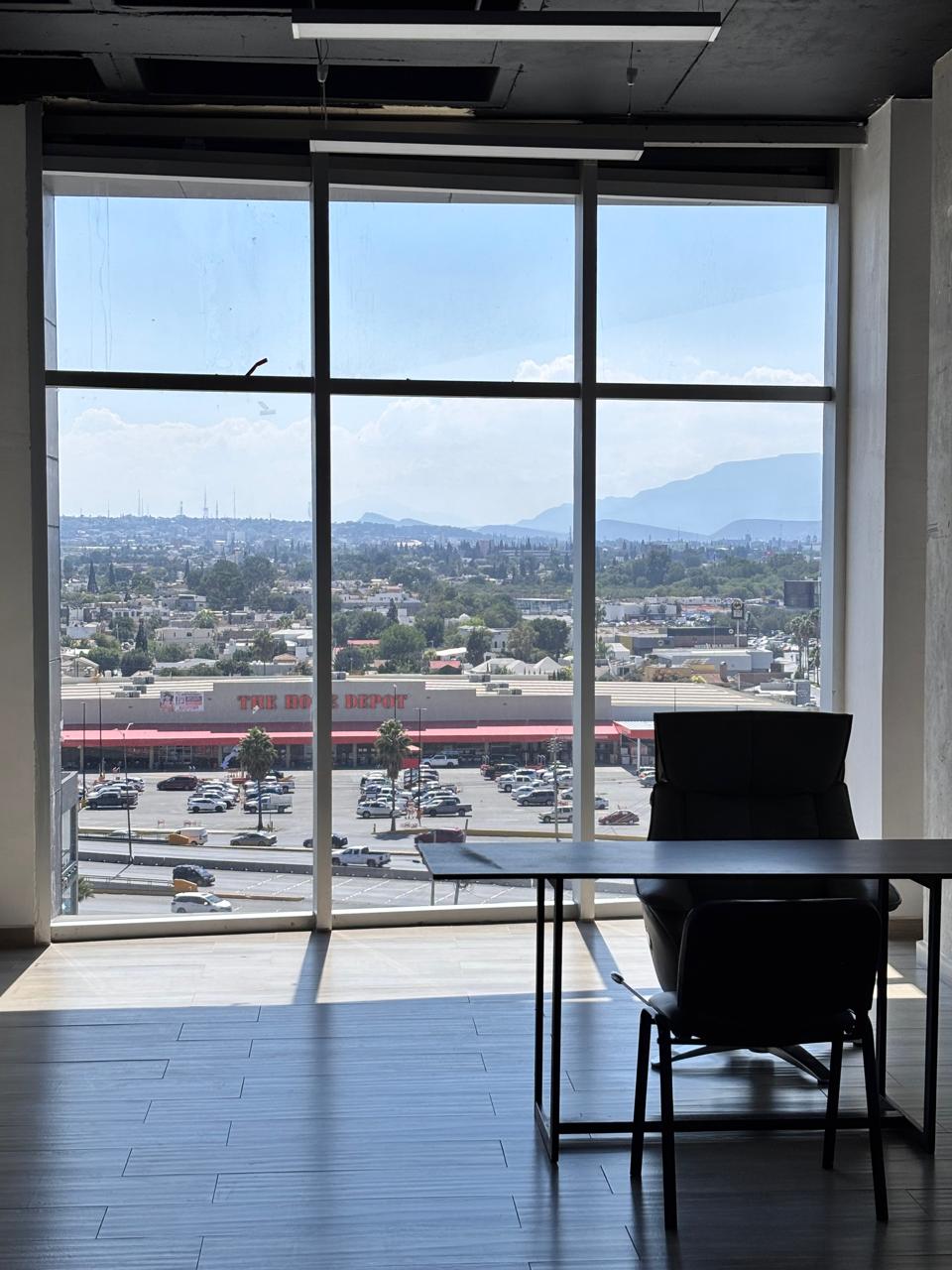 Oficina en Renta en Lagos Continental