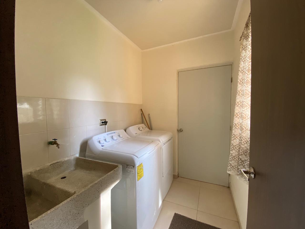 Casa en Renta en La Rosaleda