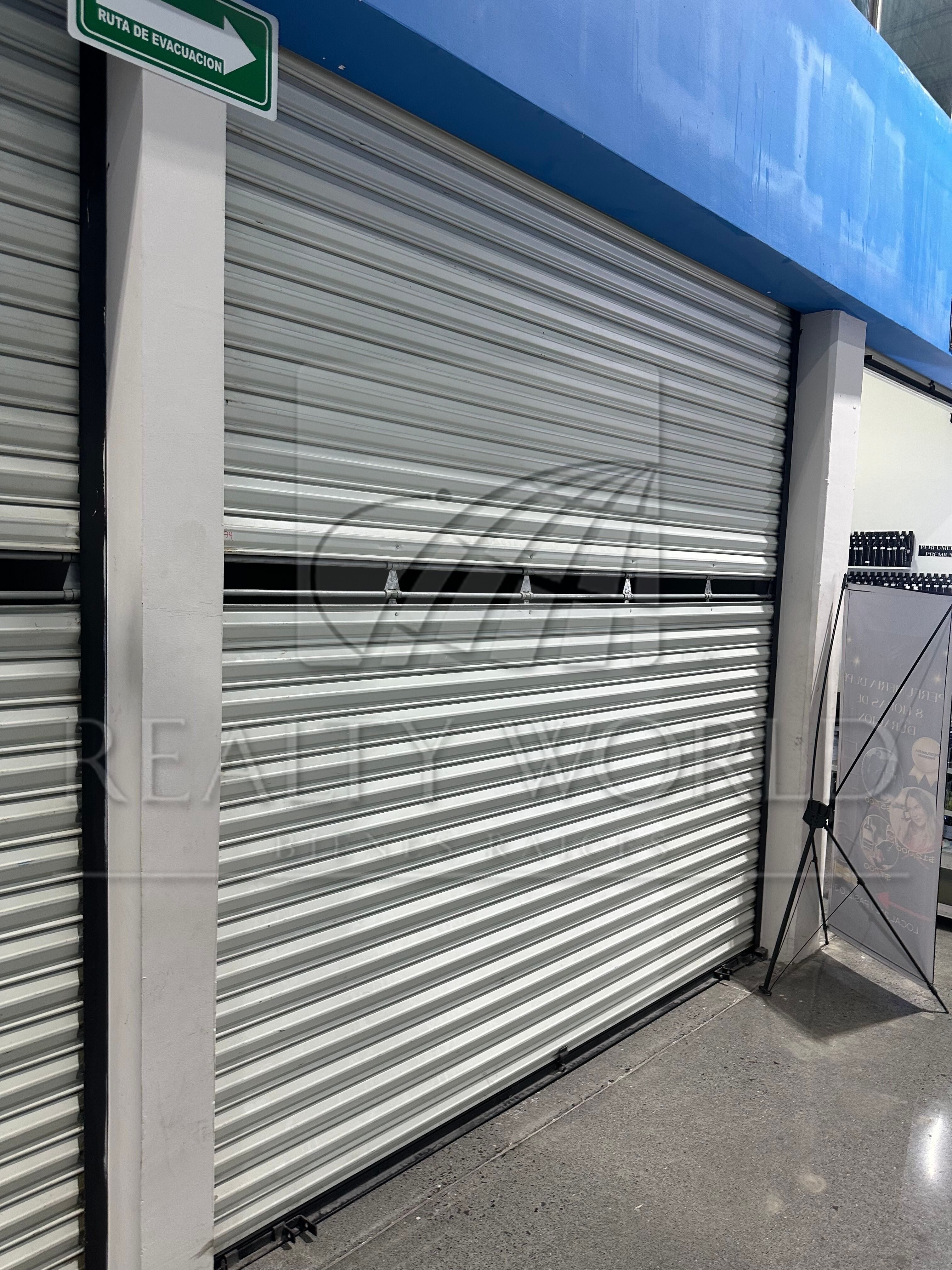 Local en Venta en Prados de Santa Rosa