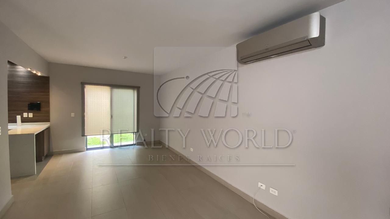 Casa en Renta en Cumbres Crisanto
