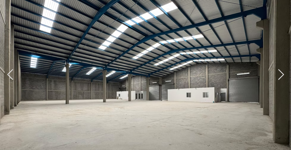 Nave Industrial en Venta en regio parque santa catarina