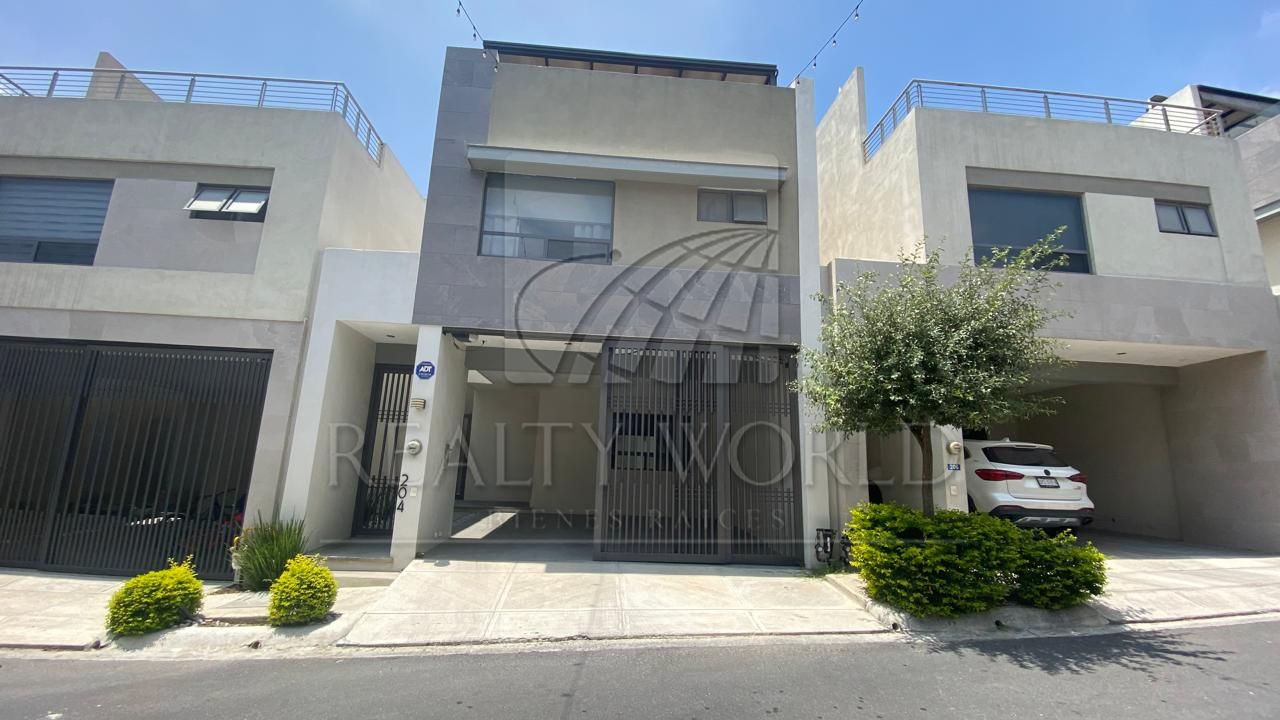 Casa en Renta en Cumbres Crisanto