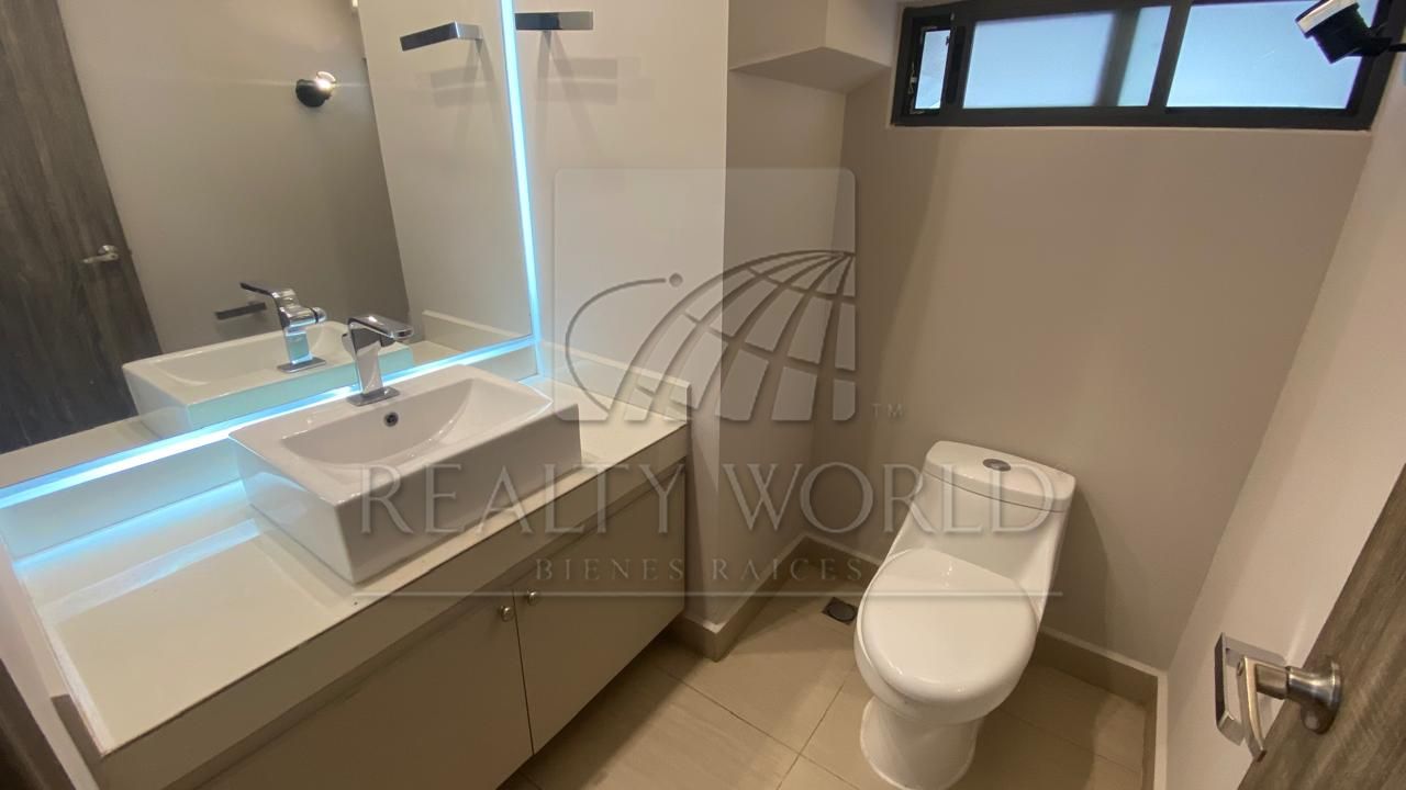 Casa en Renta en Cumbres Crisanto
