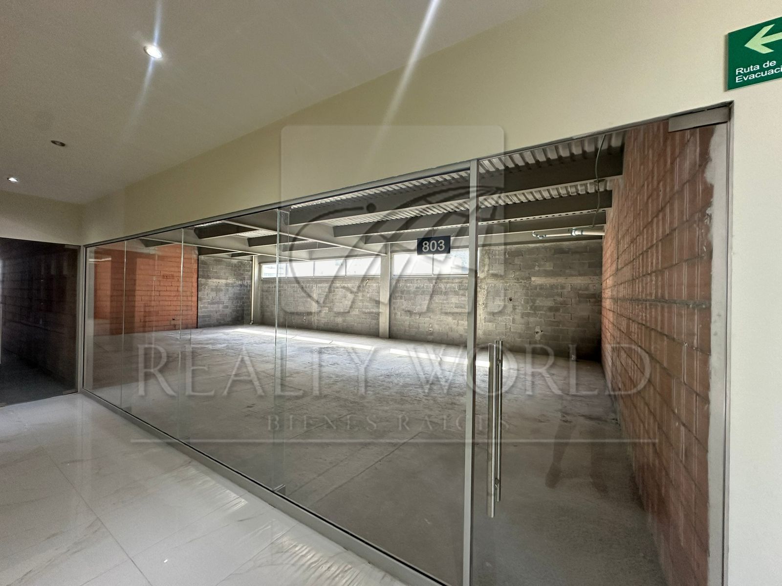 Oficina en Venta en Elysium