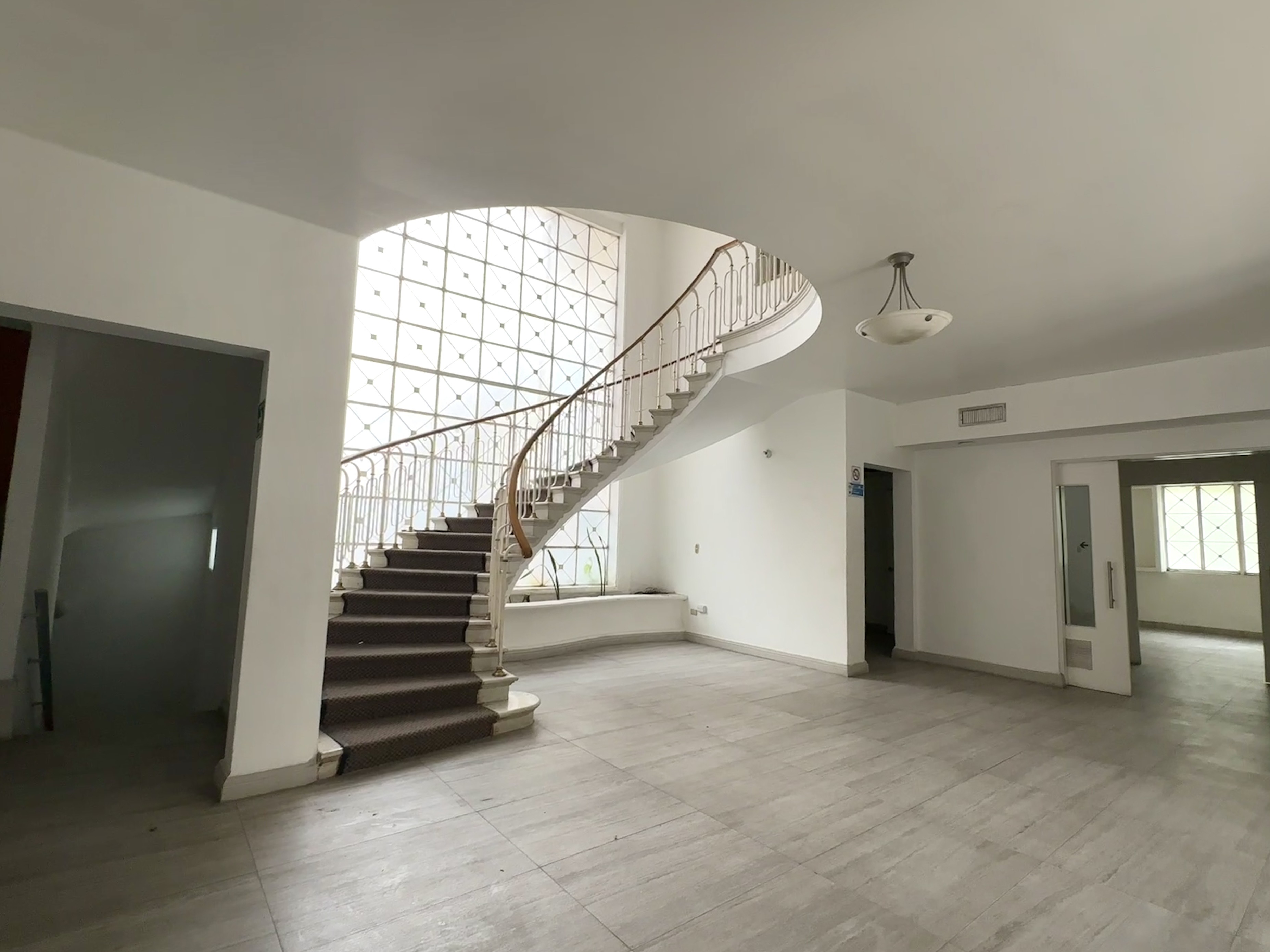 Edificio Mixto en Venta en Obispado